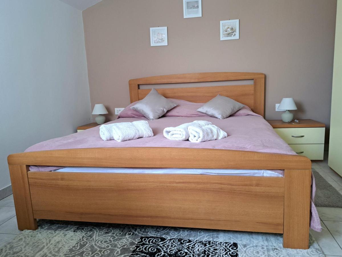 Studio Apartman Olivera ロヴィニ エクステリア 写真